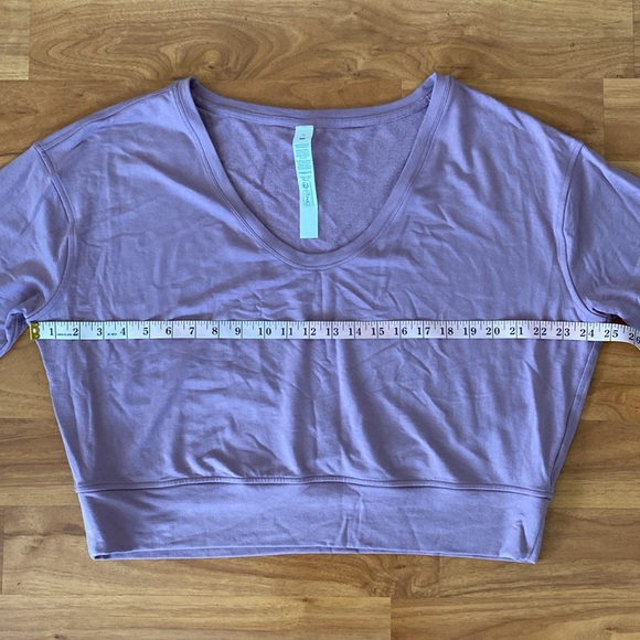 ❤️ Lululemon BeCalm Scoop Neck Pullover Size M Lavender Luxe NWOT - Picture 8 of 8